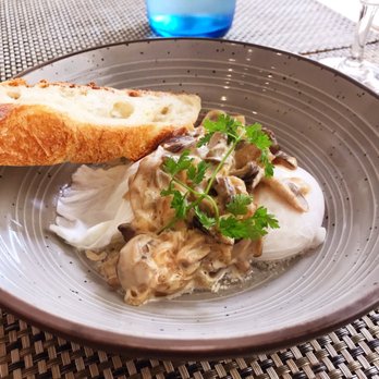 Le Nulle Part Ailleurs - Oeuf pochè, creme au champignon. Delicious! - Wine Bars Near Me - Sommières, 30 Le Nulle Part Ailleurs - Oeuf pochè, creme au champignon. Delicious! - Wine Bars Near Me - Sommières, 30