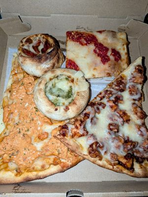 Avellino's Pizzeria & Catering by null