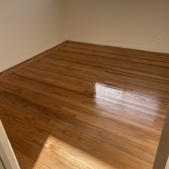 Bayside Hardwood Floor - a hardwood floor in a bedroom - Flooring Near Me - San Pablo, California Bayside Hardwood Floor - a hardwood floor in a bedroom - Flooring Near Me - San Pablo, California