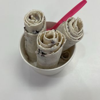 Swirl Fro-Yo - S'mores rolled ice cream. - Ice Cream & Frozen Yogurt Near Me - Trenton, Michigan Swirl Fro-Yo - S'mores rolled ice cream. - Ice Cream & Frozen Yogurt Near Me - Trenton, Michigan