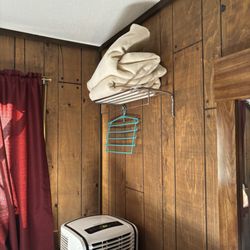 Piper Haus - "Closet" and noisy air conditioning unit