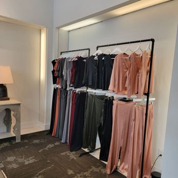 The Kno - Women's Clothing Near Me - Houston, Texas