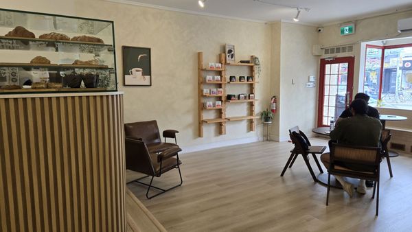 MOLA CAFE/MARKET by null