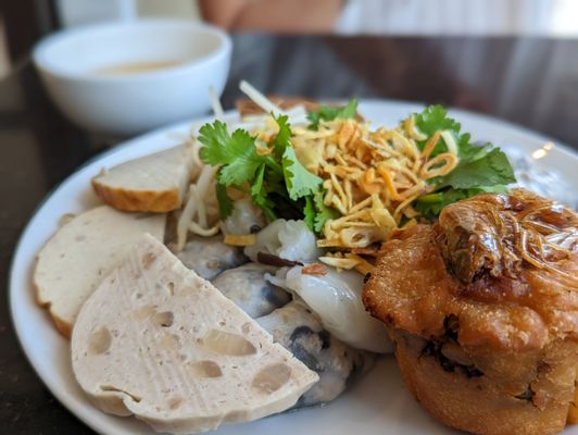 Pho Linh by null