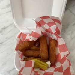 Gyro Palace - Mozzarella cheese sticks