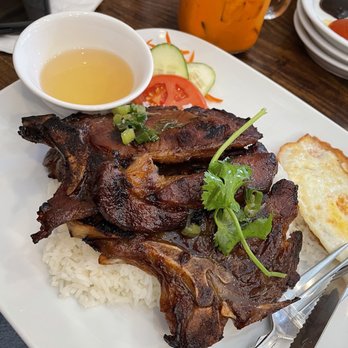 Chef Papa Vietnamese Kitchen - Grilled Pork Chop over Rice - Vietnamese Near Me - Flushing, New York