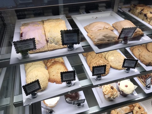 Henry's Sweet Retreat & Bakery by null