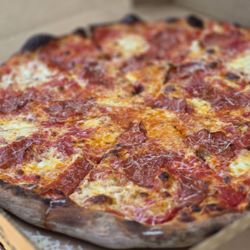 Lovers Pizzeria - Pepperoni and Cheese pizza