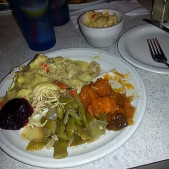 Mamas Daughters Diner - Chicken and dressing w/green beans, yams and squash casserole. Yum! - Soul Food Near Me - Dallas, Texas Mamas Daughters Diner - Chicken and dressing w/green beans, yams and squash casserole. Yum! - Soul Food Near Me - Dallas, Texas