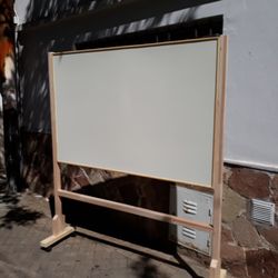 Pizarrones Rosario - Pizarrón móvil de fórmica blanca para fibra/marcador, medidas 1.20 x 2.00 x 1.75, estructura en madera pino cepillado y lijado, con 4 ruedas
