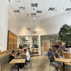 Hummus Mediterranean Kitchen - Interior