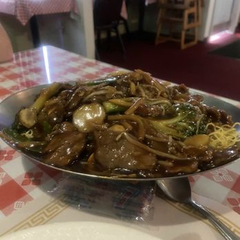 Yang's Gourmet House - Beef Cantonese Chow Mein - Chinese Near Me - Toledo, Ohio