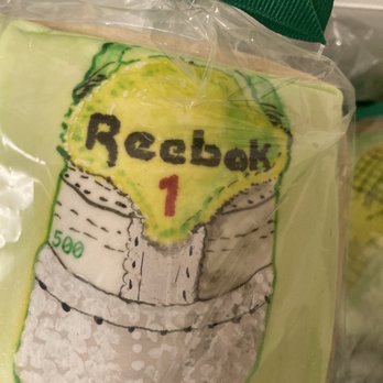 Oakleaf Cakes - Individually wrapped custom hand painted sugar cookie - Bakeries Near Me - Boston, Massachusetts