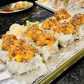Ginza Sushi - Lobster Roll (Bake) - Sushi Bars Near Me - National City, California Ginza Sushi - Lobster Roll (Bake) - Sushi Bars Near Me - National City, California