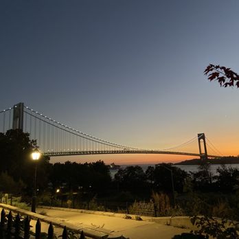 Shore Road Park - Sunset at Shore Road Park - Parks Near Me - Brooklyn, New York