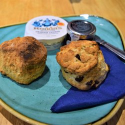 Hunters Restaurant & Tea Room - Scones with clotted cream and jam