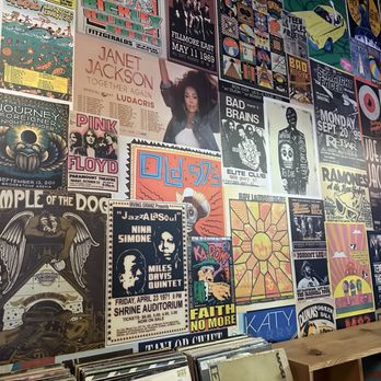 Off The Record - Decor - Lounges Near Me - Houston, Texas