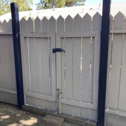 Dirty Fingers Landscaping - Steel posts to replace faulty wooden posts