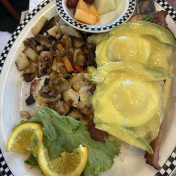 Black Bear Diner Aurora - Classic Eggs Benedict (700 cal) - Diners Near Me - Aurora, Colorado