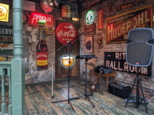 Arnold's Bar & Grill by null