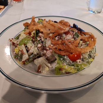 Daily Grill - Skirt steak salad - American Near Me - Burbank, California