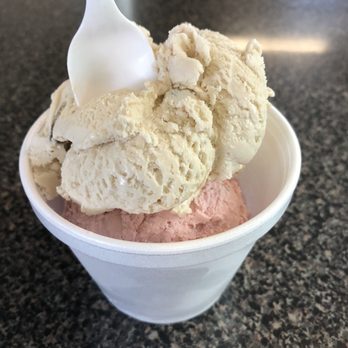 Vanderwende's - Maple walnut and cherry vanilla. - Ice Cream & Frozen Yogurt Near Me - Bridgeville, Delaware
