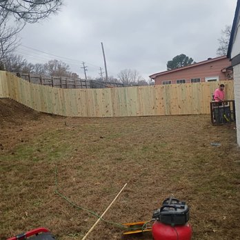 Robert's Landscaping & Design - Fence - Landscaping Near Me - Millington, Tennessee Robert's Landscaping & Design - Fence - Landscaping Near Me - Millington, Tennessee