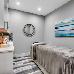 OneLife Health & Perforance - Esthetician's Room