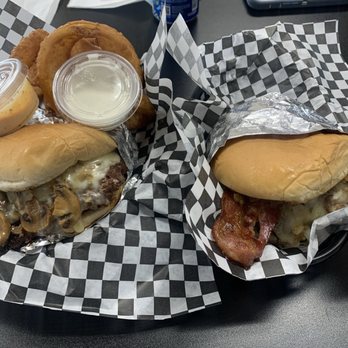 Chef Jeff’s Smash Burger - Single smashburger with Pepper Jack and mushrooms and a side of onion rings. Single smashburger with Pepper Jack and bacon. - Burgers Near Me - Antioch, California