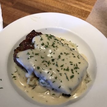 Cheddar's Scratch Kitchen - Mommas Better than Mom's Meatloaf - American Near Me - Indianapolis, Indiana