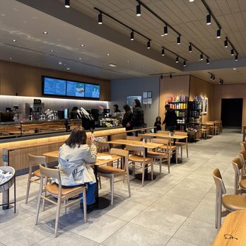 Starbucks - Coffee & Tea Near Me - Paramus, New Jersey