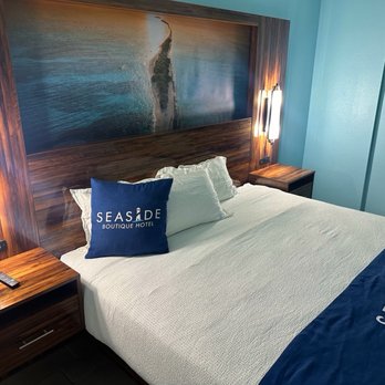 Seaside Boutique Hotel - Bedroom - Resorts Near Me - Port Aransas, Texas Seaside Boutique Hotel - Bedroom - Resorts Near Me - Port Aransas, Texas