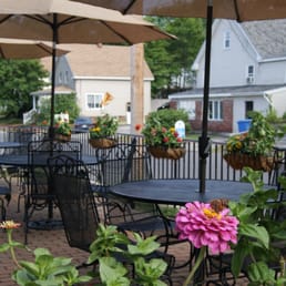 The patio outside of Mise en Place