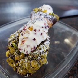 Pistachio Chocolate Cannoli