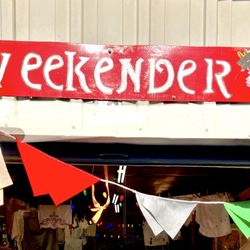 Blue Ridge Flea Market - Weekender Thrift Shop #18 at the Market. A great junk'n destination.