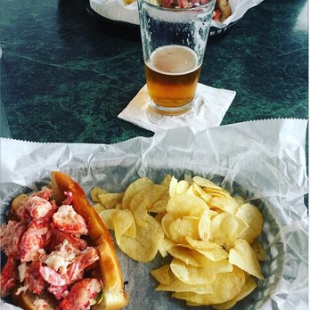 Jackie's Too Restaurant - Seafood Near Me - Ogunquit, Maine