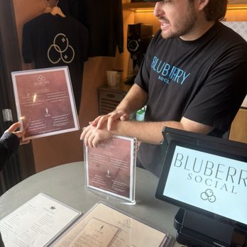 Bluberry Social - Friendly staff - Breakfast & Brunch Near Me - Irvine, California Bluberry Social - Friendly staff - Breakfast & Brunch Near Me - Irvine, California