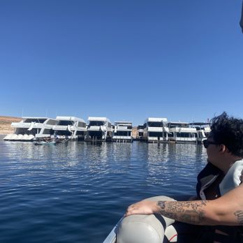 Lone Rock Boat Rentals - Cool to see the big house boats - Boat Charters Near Me - Page, Arizona Lone Rock Boat Rentals - Cool to see the big house boats - Boat Charters Near Me - Page, Arizona