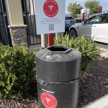 Tesla Supercharger - Manteca - Trash can available - EV Charging Stations Near Me - Manteca, California Tesla Supercharger - Manteca - Trash can available - EV Charging Stations Near Me - Manteca, California