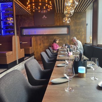 Fumo Fusion & Bar - Interior - Modern European Near Me - Ålesund, 15