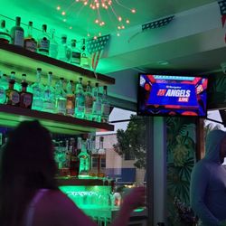 Sandbar 66 - Bar seating