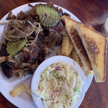 M&W Smokehouse BBQ - Pulled pork and brisket - Barbeque Near Me - Bonifay, Florida