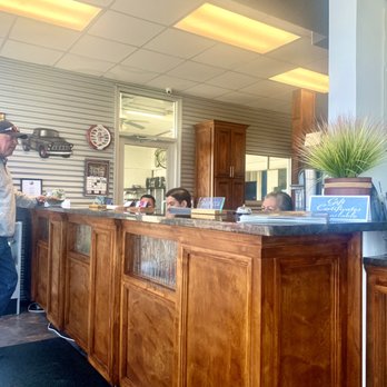 Astro Auto Glass - Our friendly staff at our location - Windshield Installation & Repair Near Me - Albuquerque, New Mexico