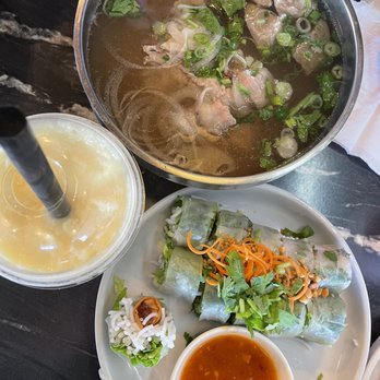 Pho Momma - Mango swirl + pho with beef ball and beef + spring rolls - Noodles Near Me - Sacramento, California