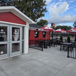 Ted's Fish Fry - Outdoor seating.