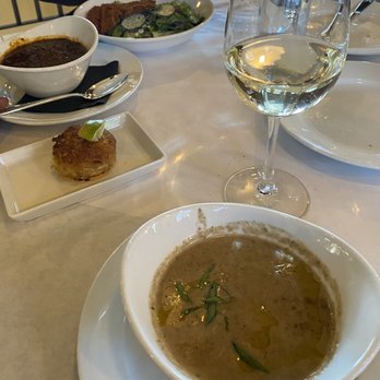 Echo & Rig - Wild Mushroom Soup Maryland Lump Crab Cake Southern - Fried Chicken Salad - Steakhouses Near Me - Las Vegas, Nevada
