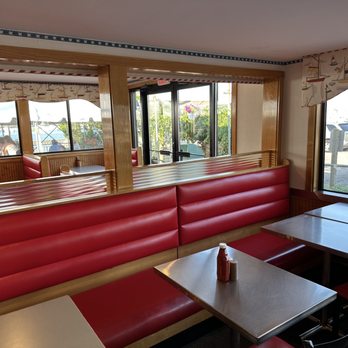 Lobster Hut - Seafood Near Me - Plymouth, Massachusetts Lobster Hut - Seafood Near Me - Plymouth, Massachusetts