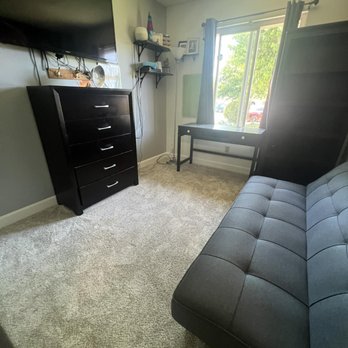 Floor Aesthetics - Three bedrooms, furniture moved, old carpet ripped out and removed and re-carpeted with 4"  baseboards in one day. - Flooring Near Me