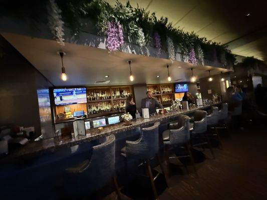 Peaks Lounge by null