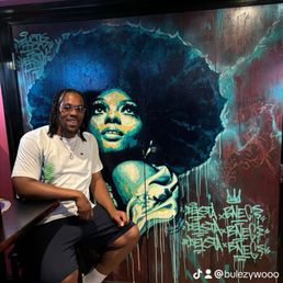 Had an amazing time at Versus This place is a must-visit--decent prices, incredible food, and an overall great vibe. @Bulezywooo
